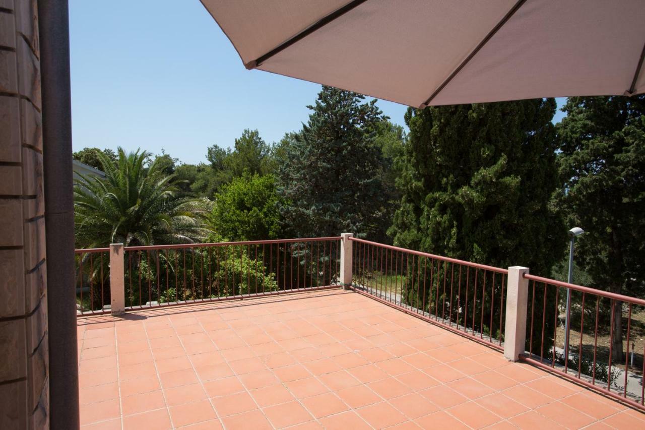Apartment Supetar Blue Sky Exterior photo
