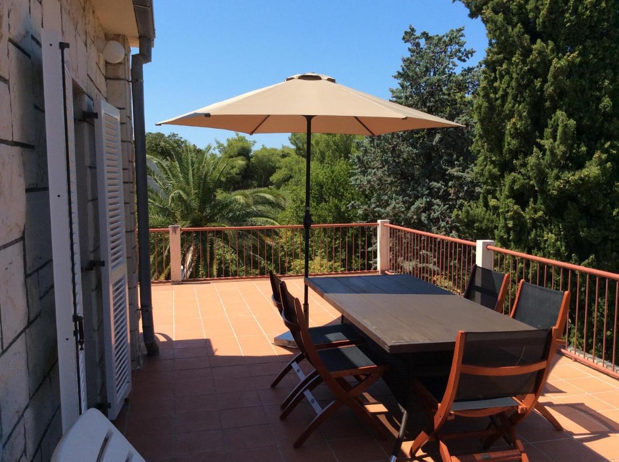 Apartment Supetar Blue Sky Exterior photo